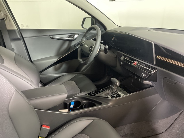 2025 Kia Niro EX photo 13