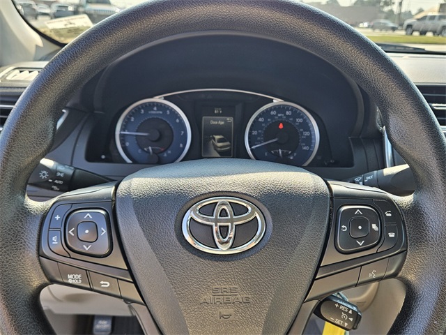2017 Toyota Camry LE photo 18