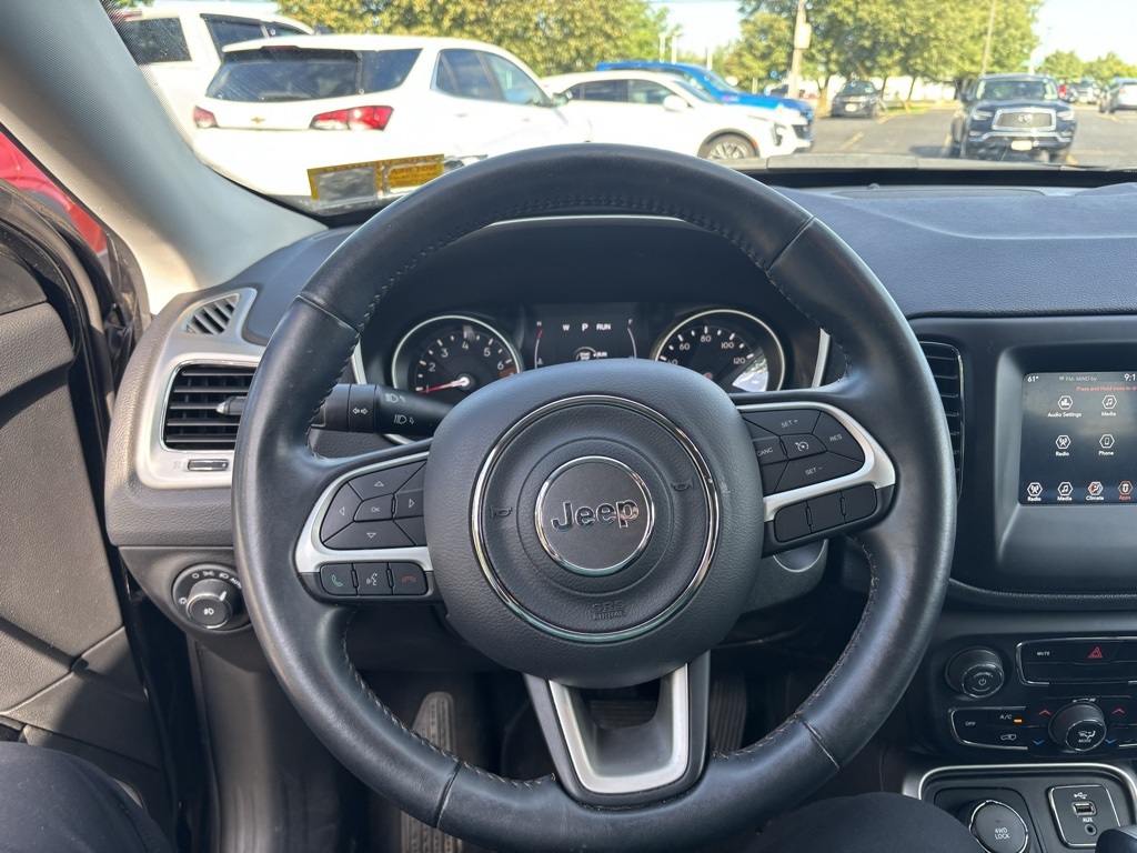 2019 Jeep Compass Latitude photo 2