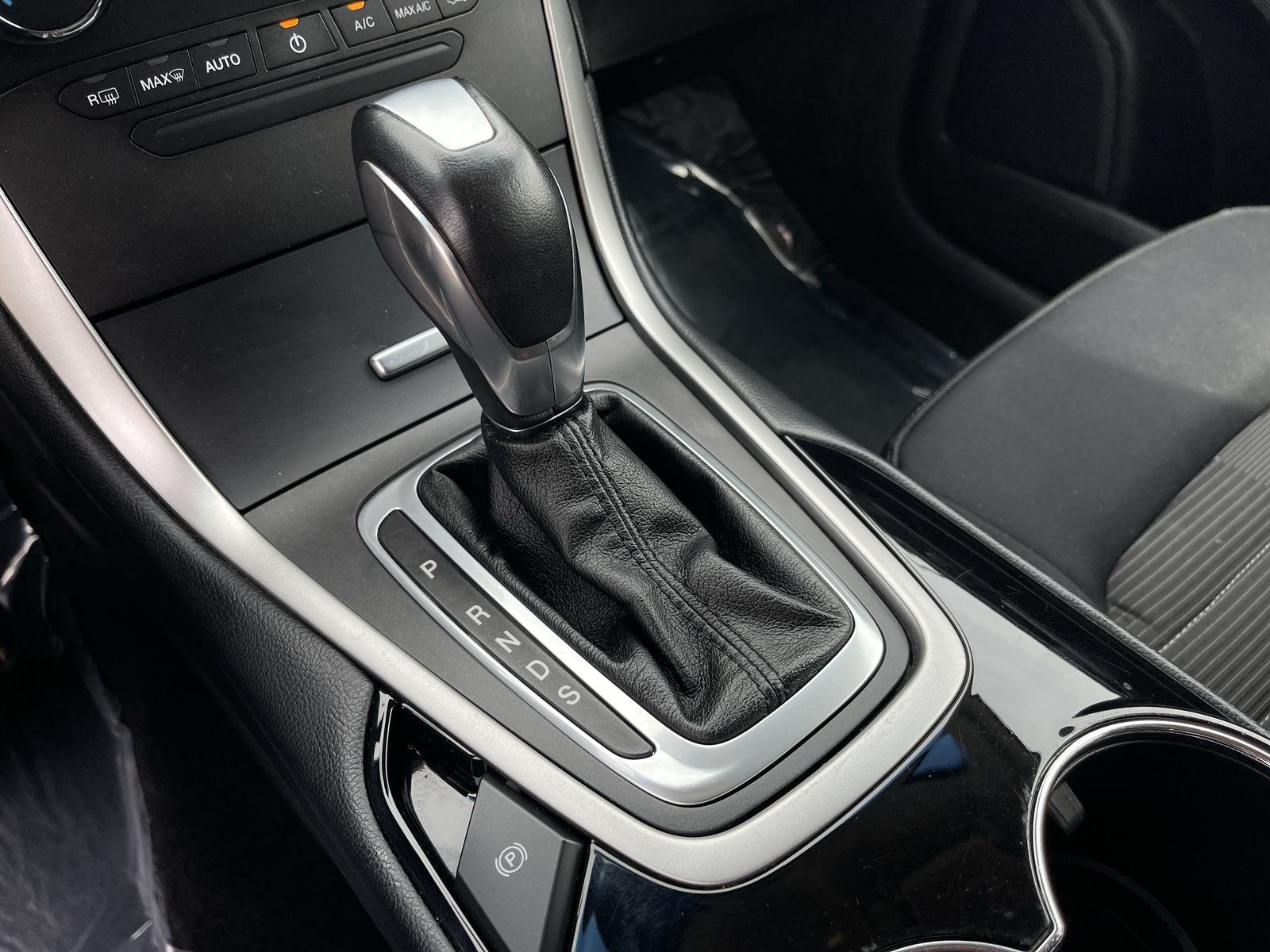 2018 Ford Edge SEL photo 12