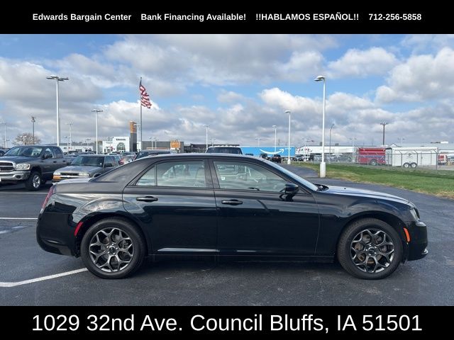 2018 Chrysler 300 S's photo