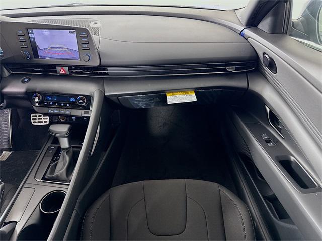 2025 Hyundai Elantra SEL Sport photo 26