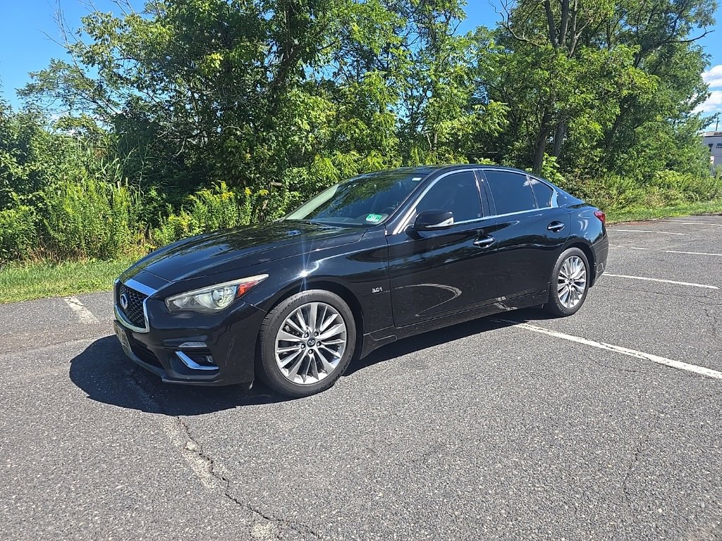 2018 Infiniti Q50 3.0t LUXE photo 2