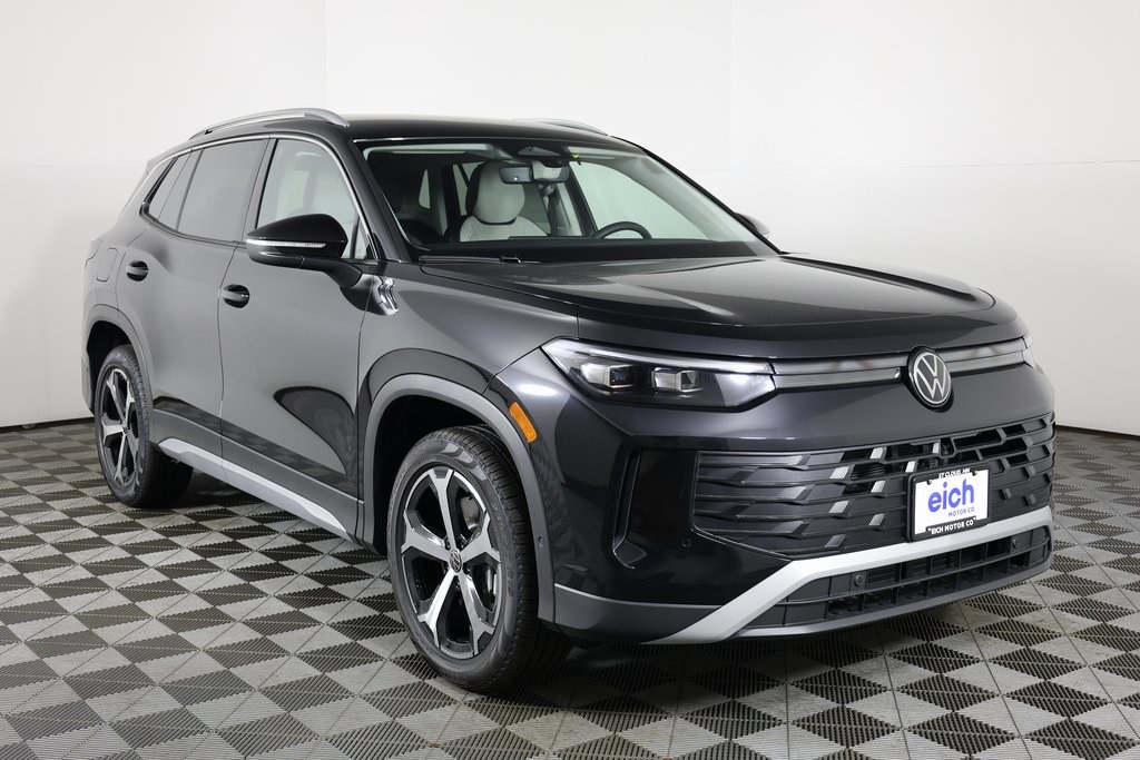 2025 Volkswagen Tiguan SE's photo