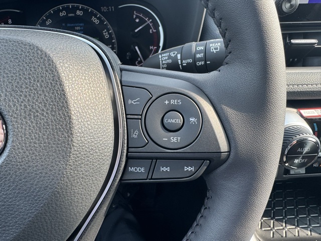 2025 Toyota RAV4 XLE photo 16