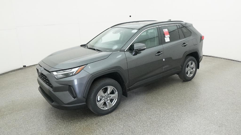 2025 Toyota RAV4 XLE's photo