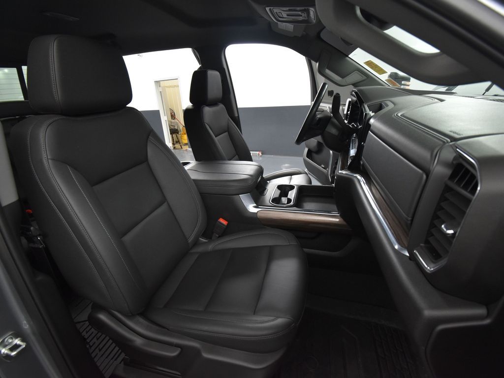 2025 Chevrolet Silverado 2500HD LT photo 39