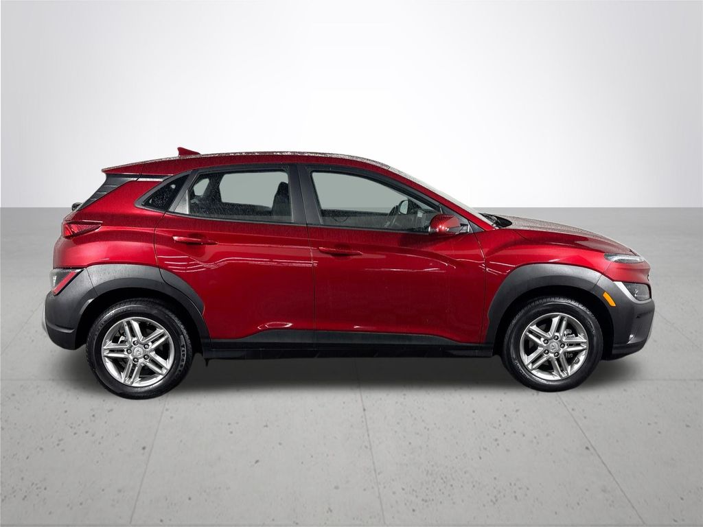2023 Hyundai Kona SE photo 3