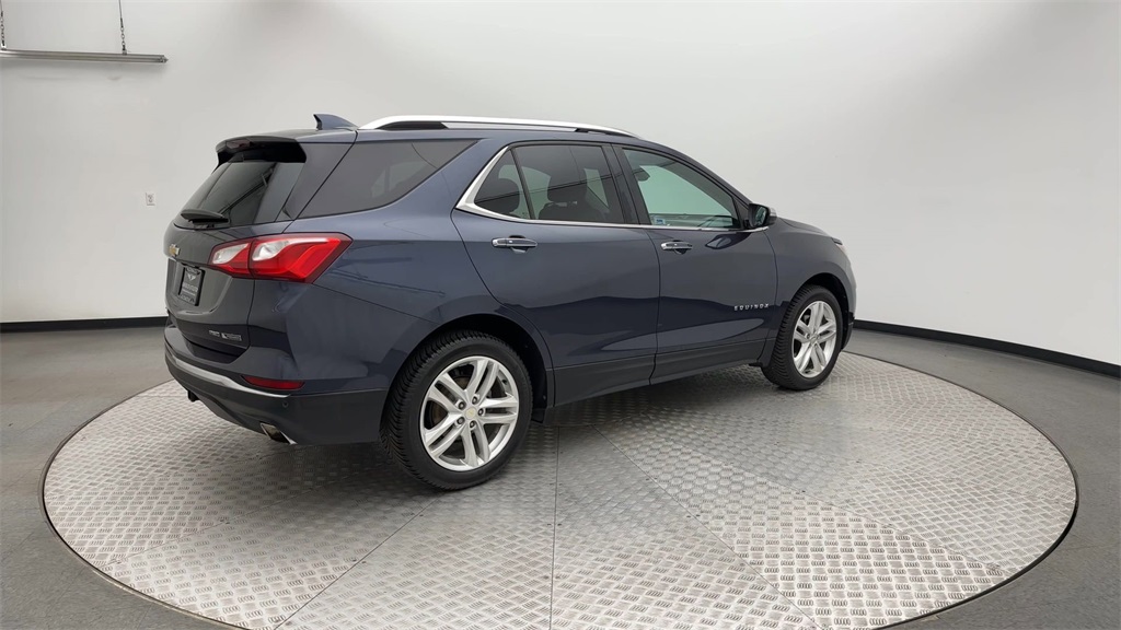 2018 Chevrolet Equinox Premier photo 2