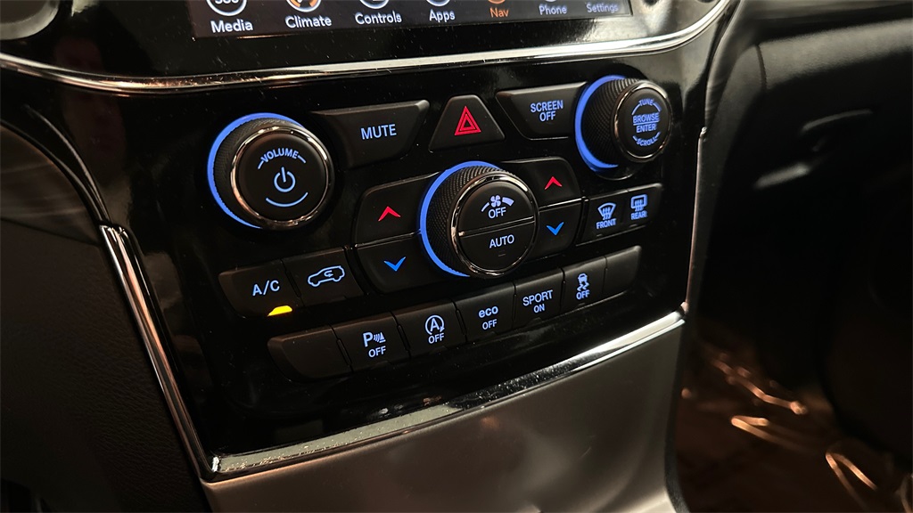 2022 Jeep Cherokee Laredo X photo 21