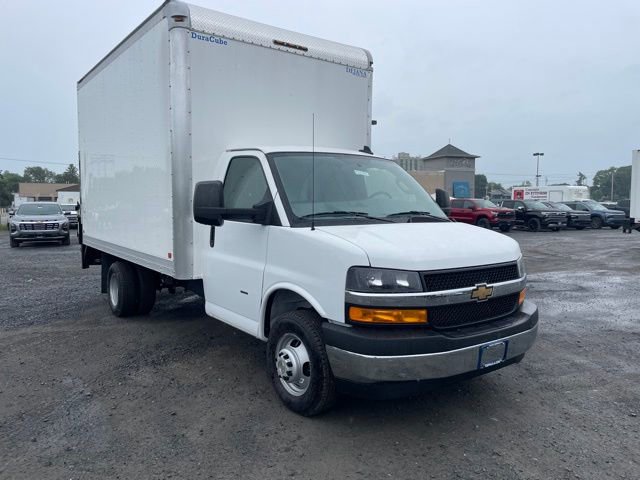 2025 Chevrolet Express Cutaway Base's photo