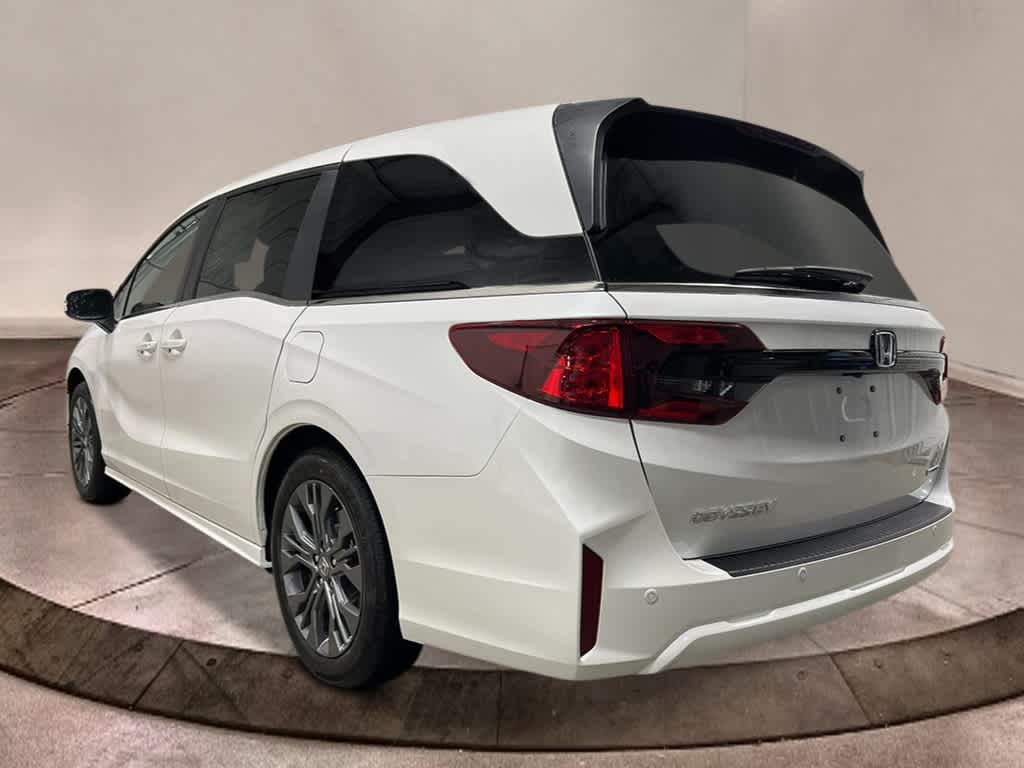 2026 Honda Odyssey Touring photo 3