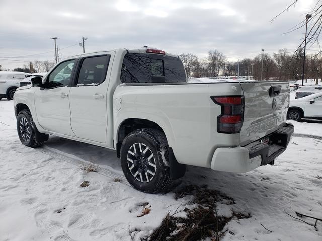 2025 Nissan Frontier SL photo 3