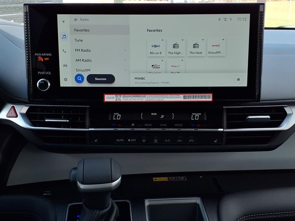 2025 Toyota Sienna XLE photo 19