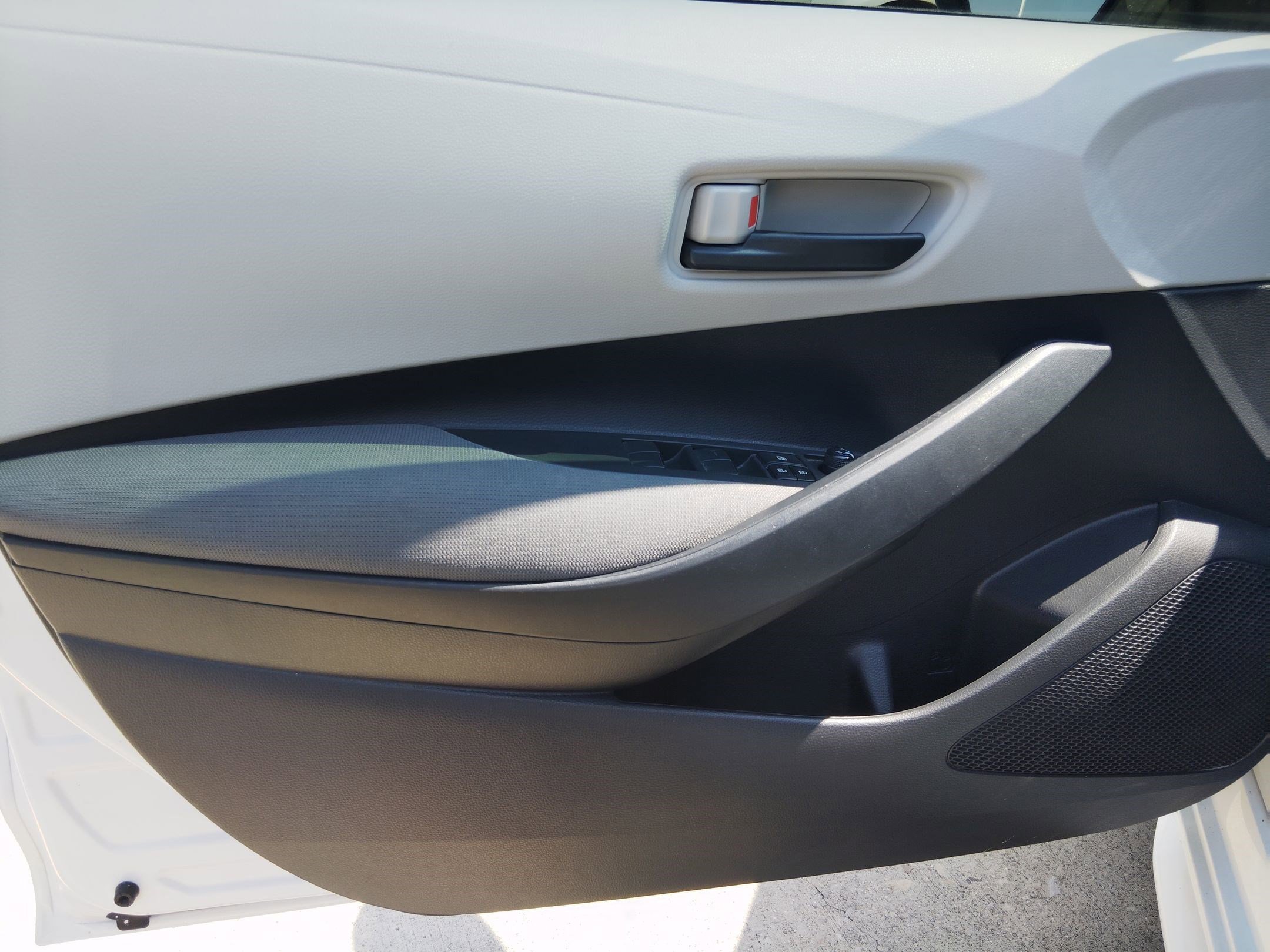 2022 Toyota Corolla LE photo 12