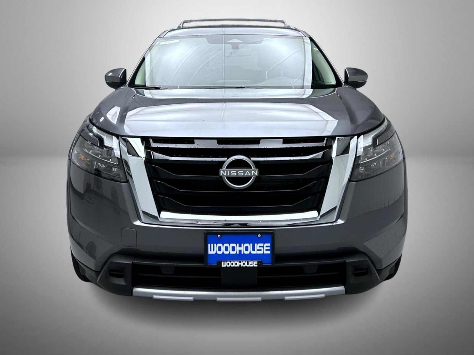 2025 Nissan Pathfinder SL photo 2