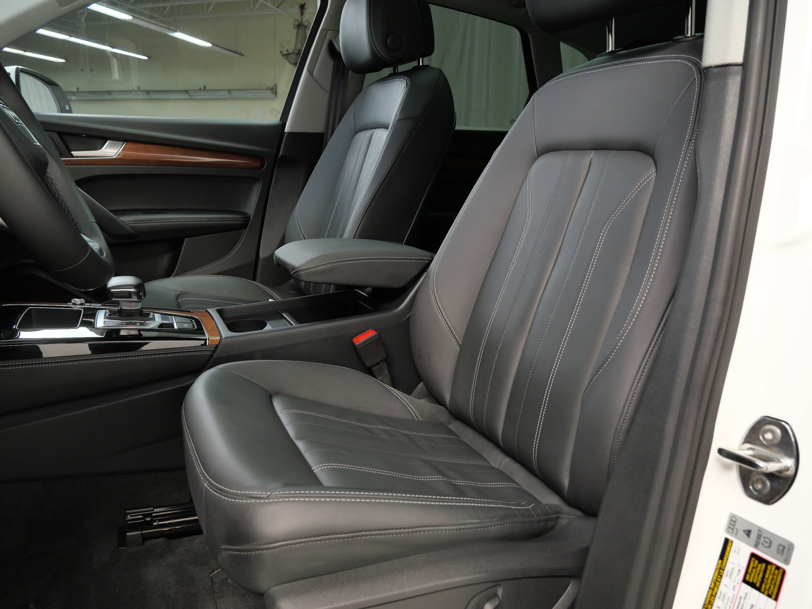 2023 Audi Q5 S line Premium Plus photo 2