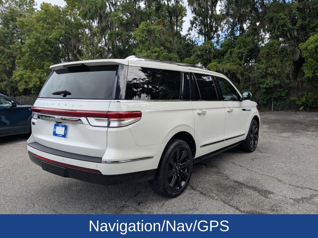 2023 Lincoln Navigator L Reserve photo 2