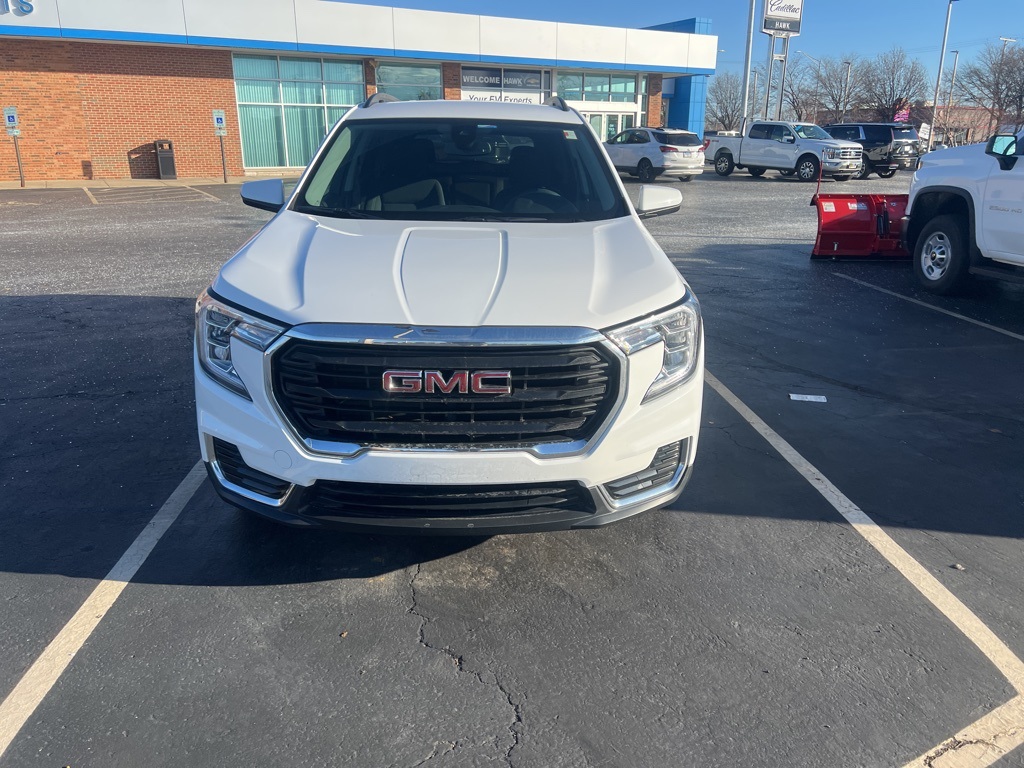 2023 GMC TERRAIN - Image 2
