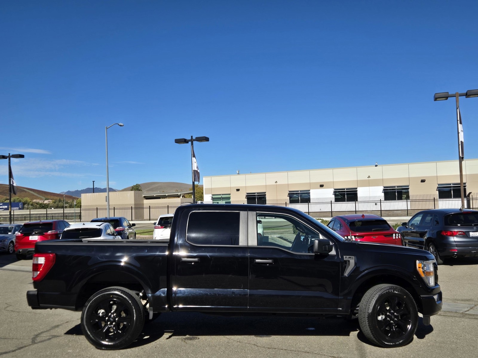 2022 Ford F-150 XL FX4 photo 3