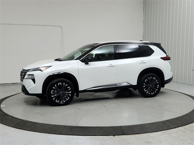 2026 Nissan Rogue Platinum photo 4