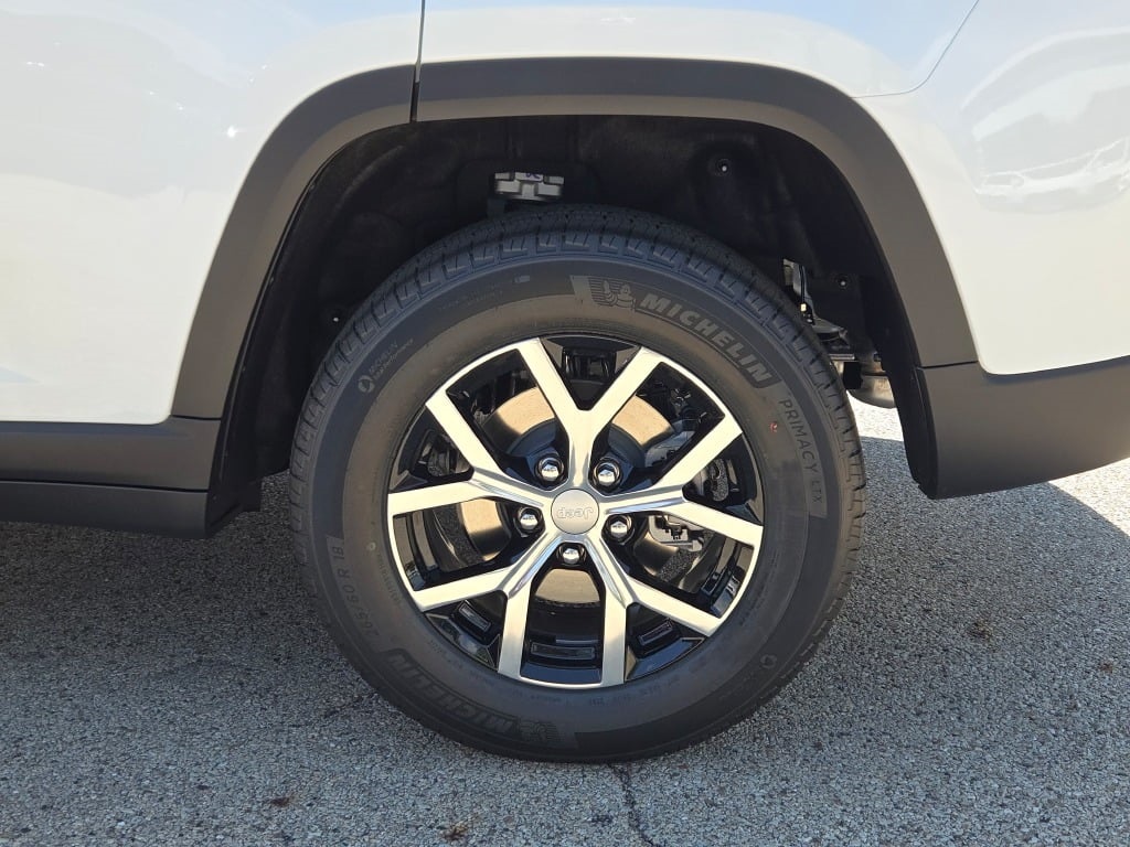 2025 Jeep Grand Cherokee Limited photo 15