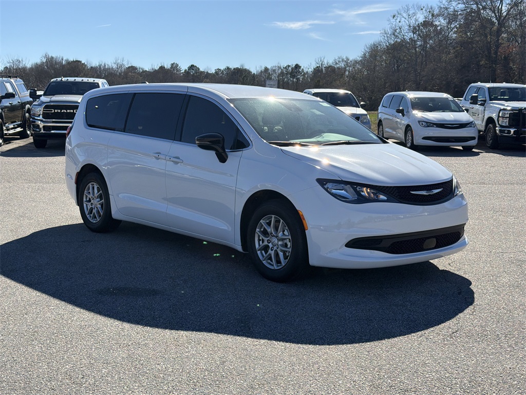 2026 Chrysler Voyager LX's photo