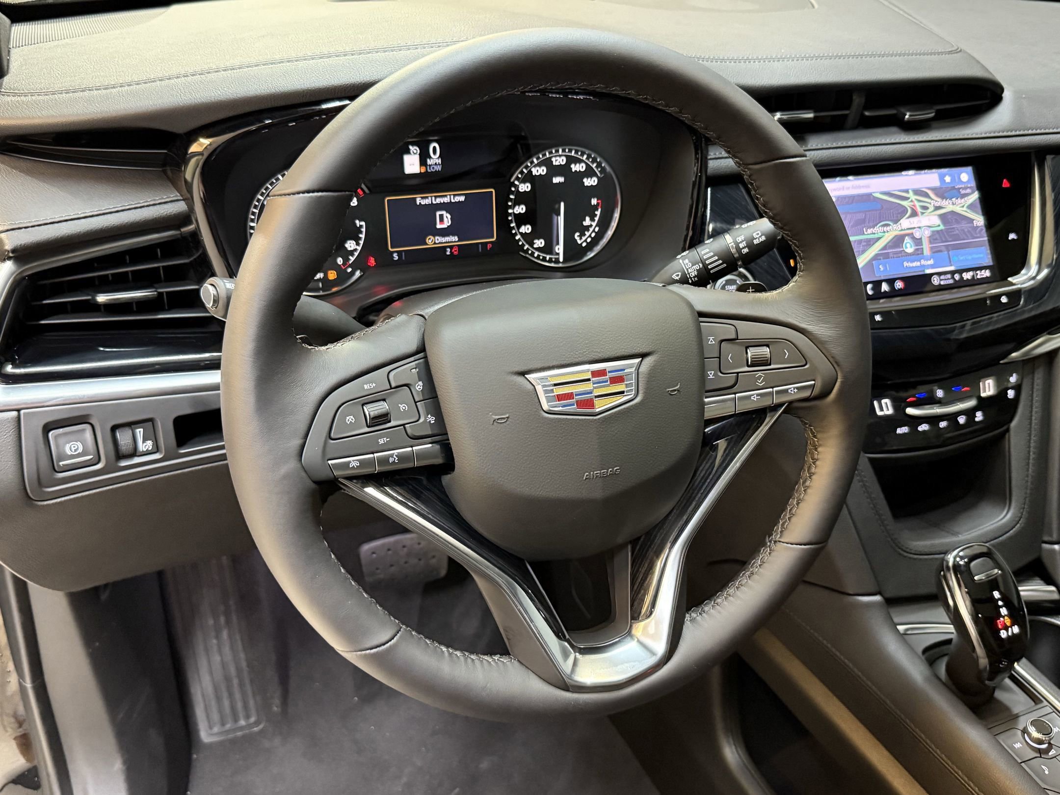 2025 Cadillac XT6 Premium Luxury photo 4