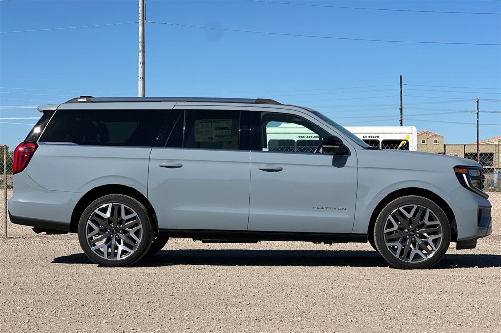 2025 Ford Expedition Platinum MAX photo 3