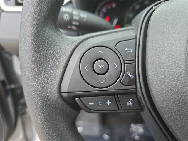 2024 Toyota RAV4 XLE photo 16