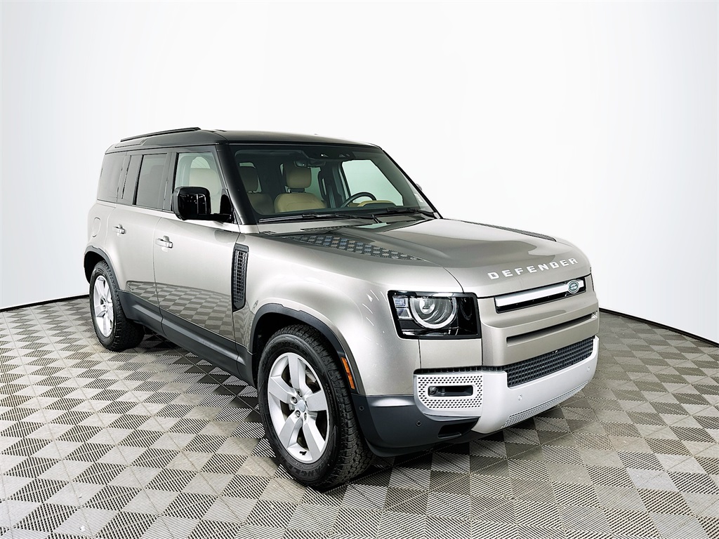 2025 Land Rover Defender 110 S photo 3