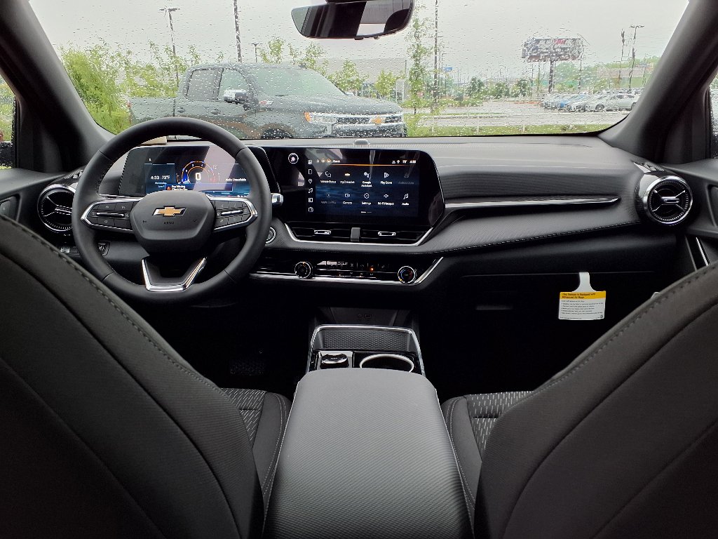 2026 Chevrolet Equinox LT photo 6