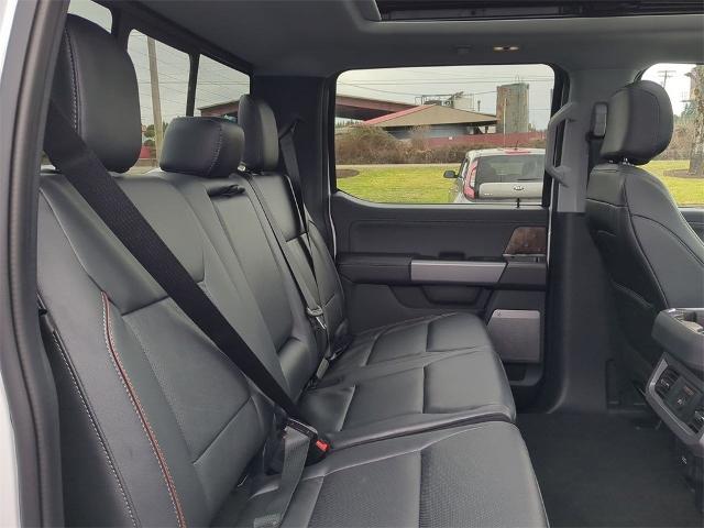 2024 Ford F-350 Lariat photo 29