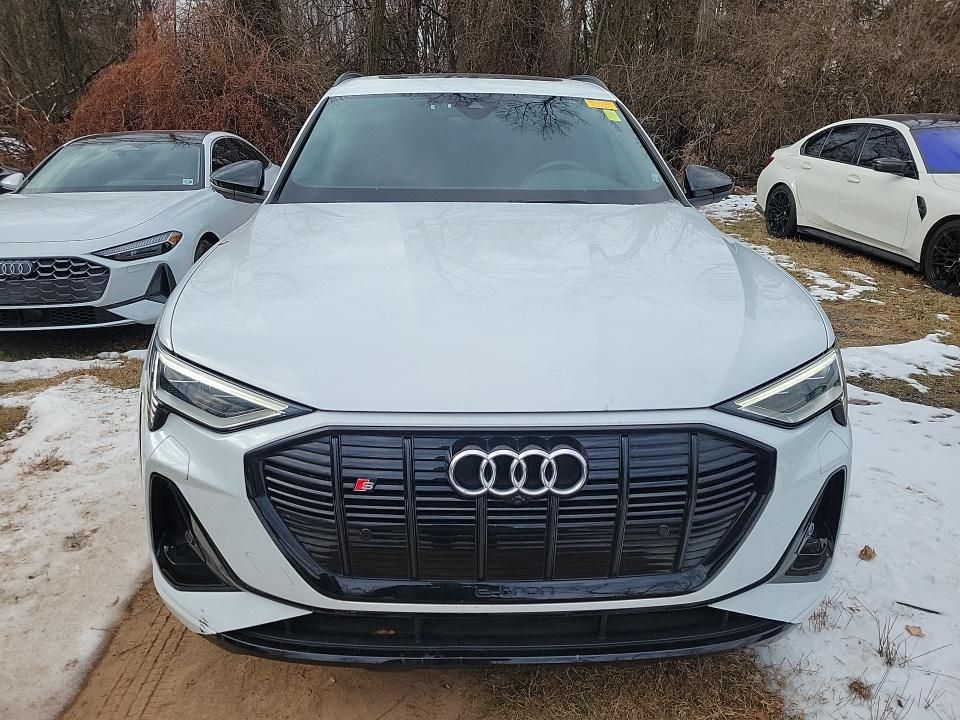 2023 Audi e-tron S Premium Plus's photo