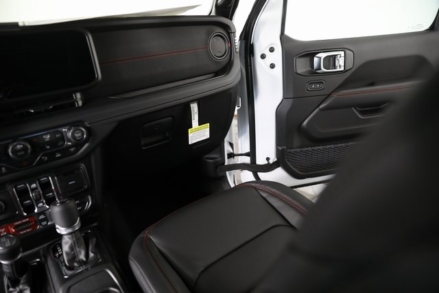 2025 Jeep Wrangler Rubicon photo 19