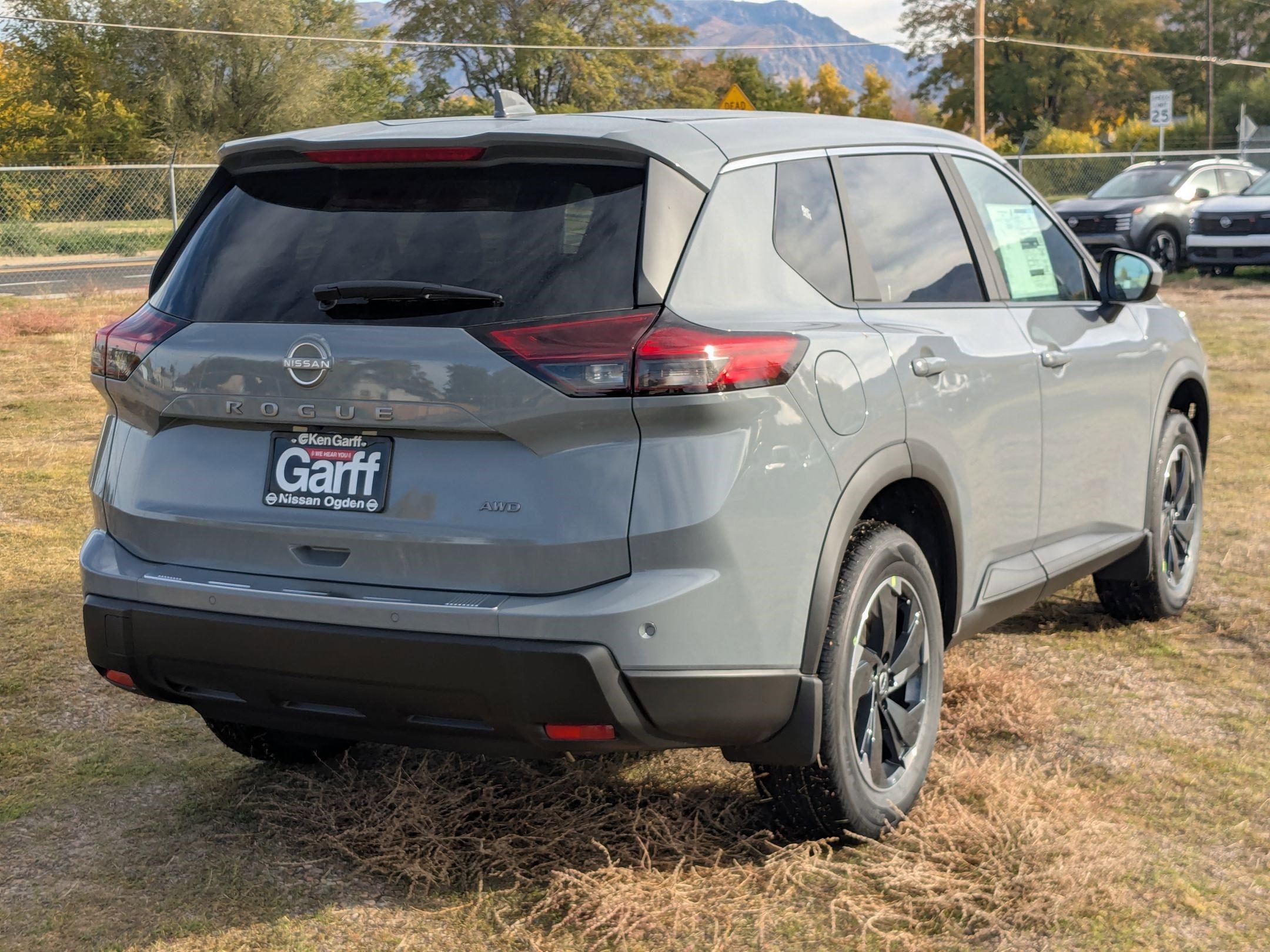 2026 Nissan Rogue SV photo 3