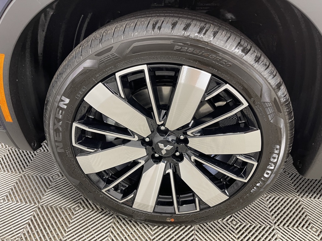 2025 Mitsubishi Outlander SE photo 31