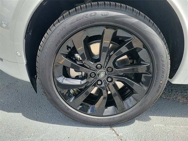 2024 Land Rover Discovery Sport S photo 4