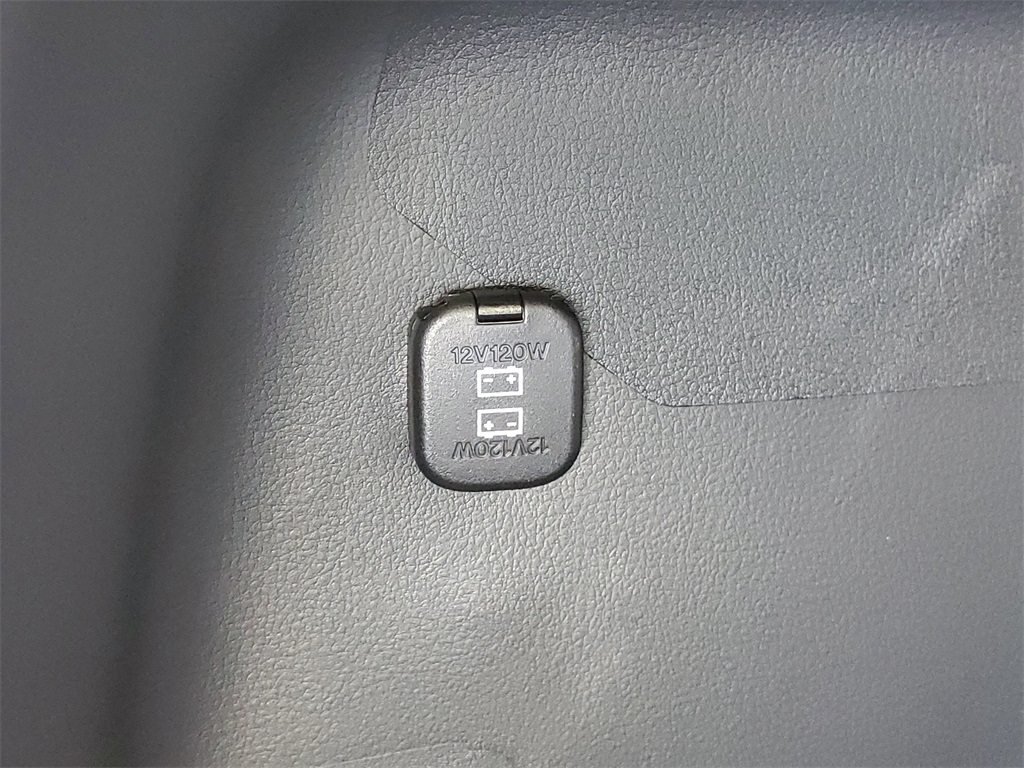2025 Mazda CX-50 2.5 Select photo 8