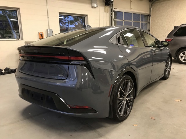 2024 Toyota Prius XLE photo 3