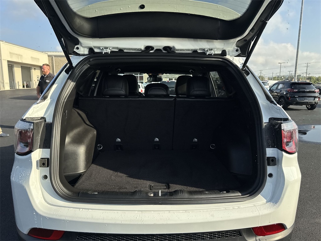 2024 Jeep Compass Latitude photo 26