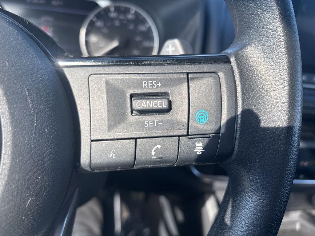 2023 Nissan Rogue SV photo 18