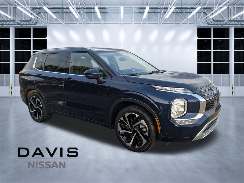 2024 Mitsubishi Outlander SEL's photo