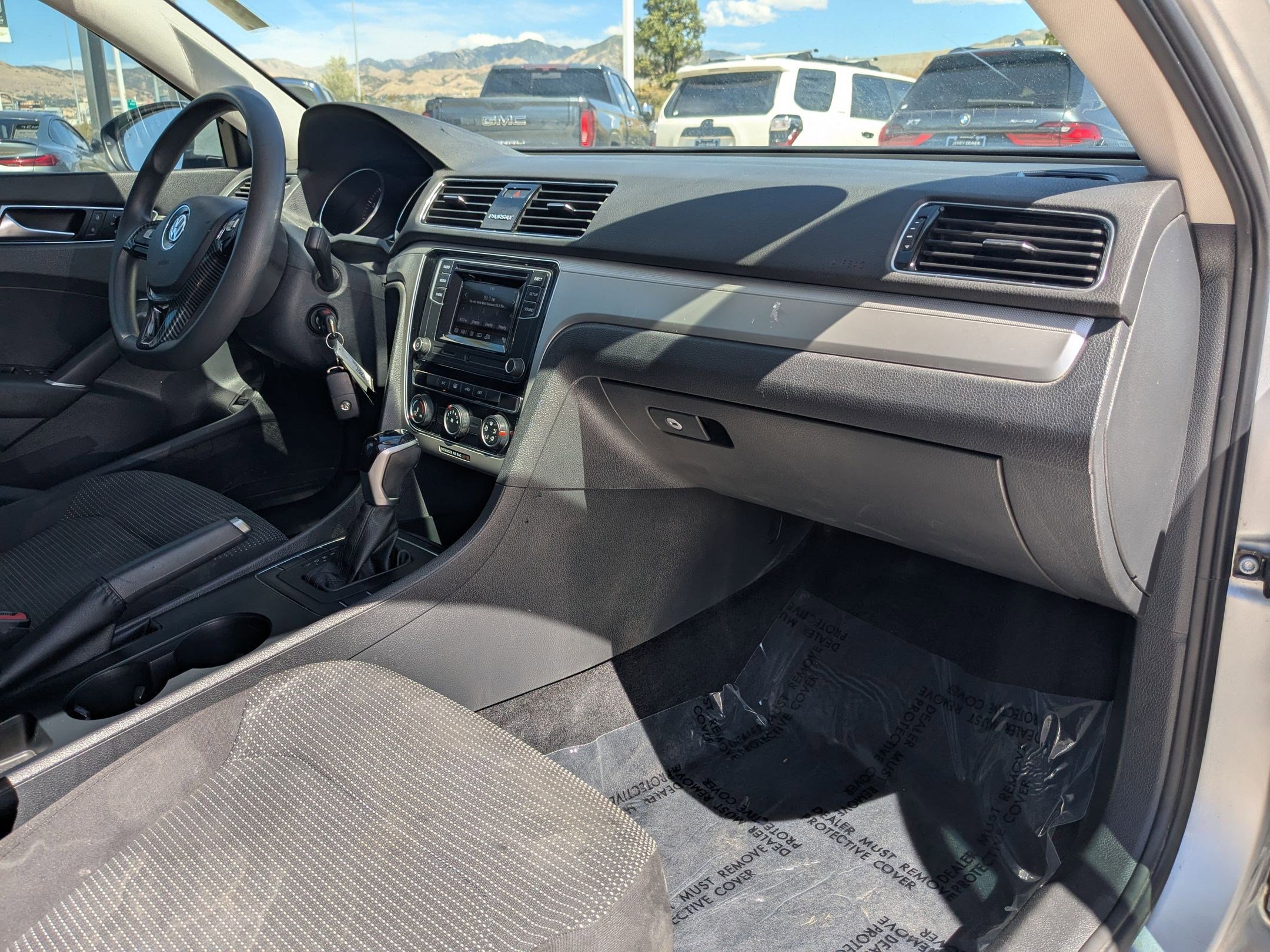 2018 Volkswagen Passat 2.0T S photo 23