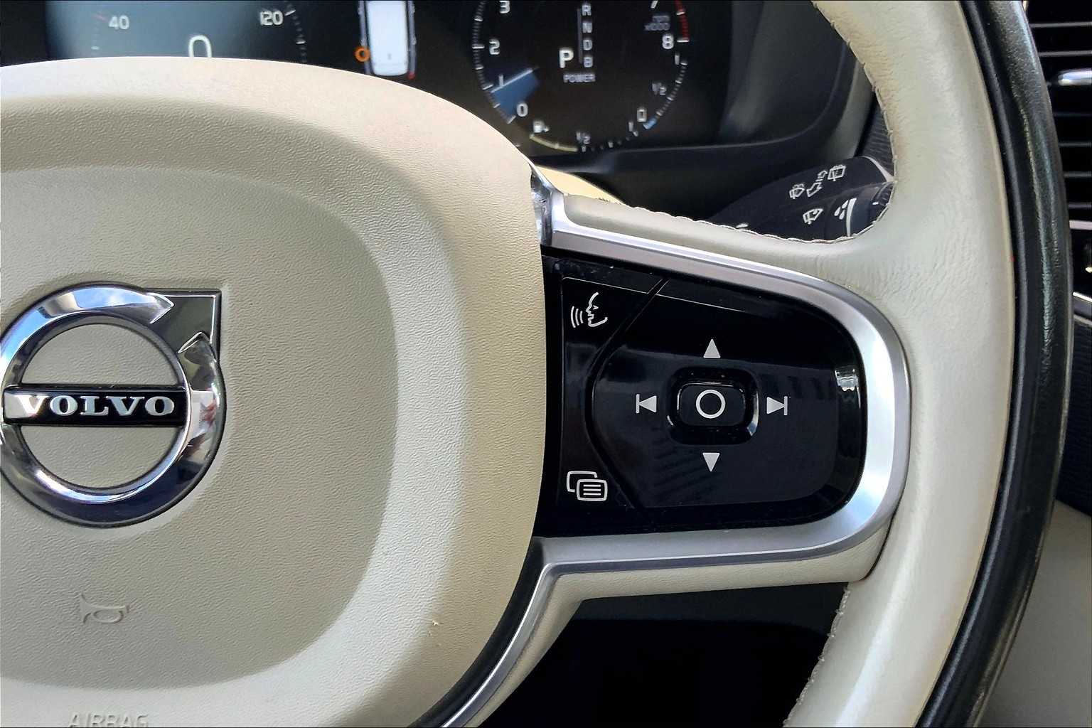 2017 Volvo XC90 Inscription photo 21