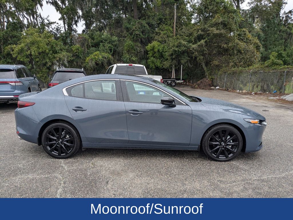 2025 Mazda Mazda3 2.5 s Carbon photo 3