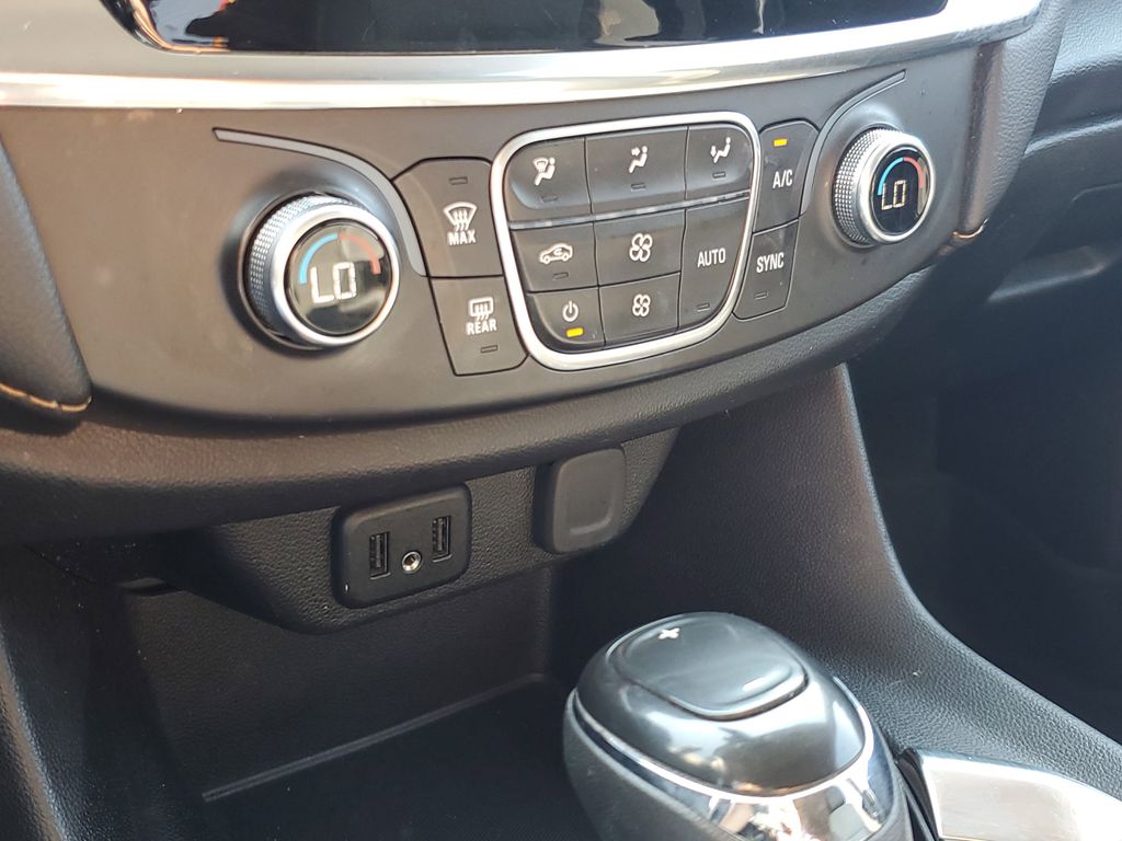 2020 Chevrolet Traverse LS photo 18