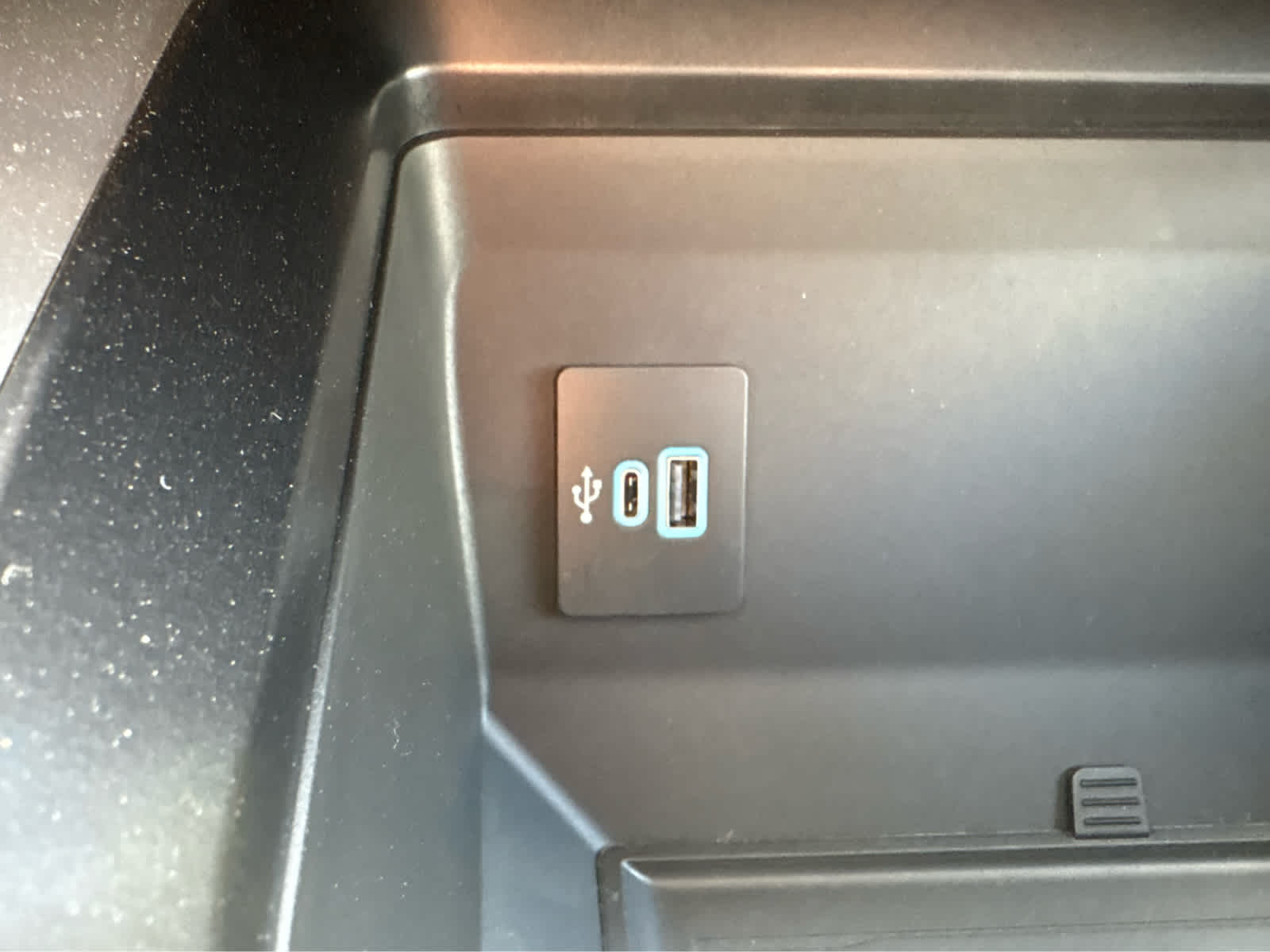 2025 Ford F-350 Super Duty Chassis Cab XLT - Photo 31