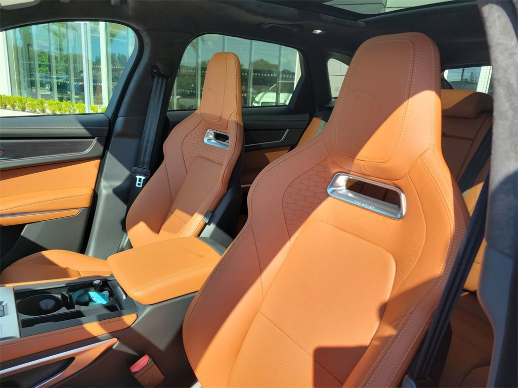 2026 Jaguar F-PACE P400 R-Dynamic S photo 21