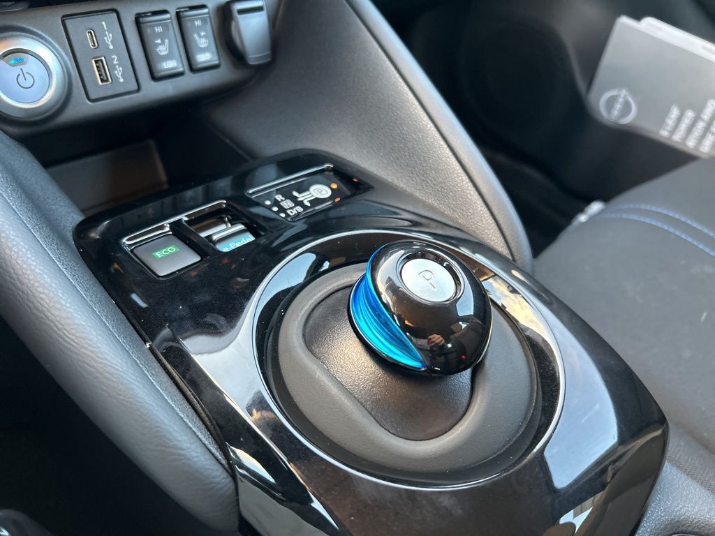2025 Nissan Leaf SV Plus photo 30